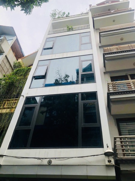 Bán nhà mặt phố Trần Quốc Toản 135m2 - vỉa hè kinh doanh - nở hậu đẹp - tt. hoàn kiếm - rất hiếm