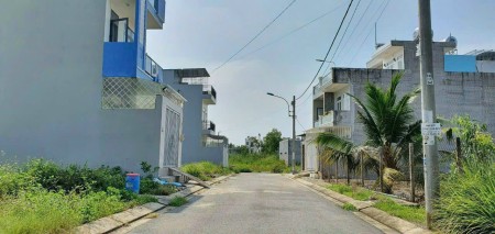Bán gấp lô đất đường Nguyễn Thị Định p.Cát Lái Q.2 DT 70m2 giá chỉ 2,2 tỷ gần công viên Citiesto