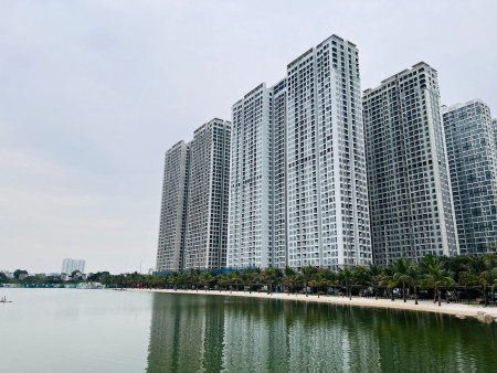Bán căn studio view hồ, tầng trung, hướng mát giá chỉ 2,4 tỷ