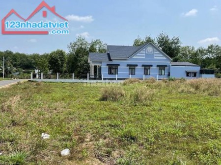 Đất vườn 2000m2 Bàu Bàng, Bình Dương, giá : 695 triệu, sổ hồng riêng. LH: 0901196632