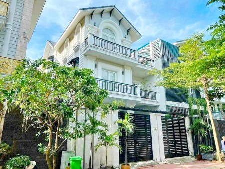 Chính chủ bán gấp biệt thự cao cấp 3 lầu có hầm mặt tiền KDC Kim Sơn, Q7