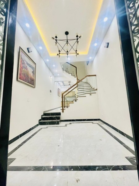 Bán nhà Hoàng Hoa Thám, Ba Đình, 50m2, 4 tầng, hơn 4tỷ, ngõ thoáng