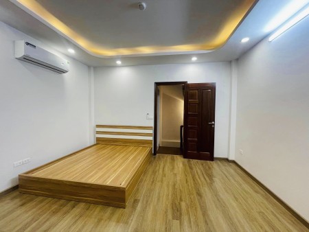 Bán nhà Kim Mã 5 tầng - 36 m2 – 4,3 tỷ siêu hời - Full nội thất - Xách vali ở ngay