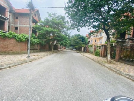 Cần chuyển nhượng gấp biệt thự khu ĐT Quang Minh - View vườn hoa trung tâm