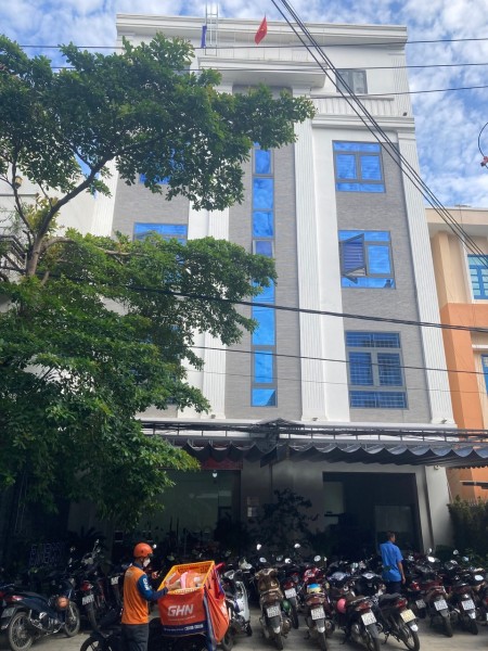 Cho thuê văn phòng DT 230m2 ( tầng 4), thang máy, thang bộ, máy lạnh