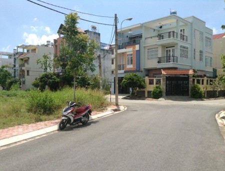 Thanh lý lô đất đường Quảng Hàm, p.5, Q.Gò Vấp DT 80m2 2,5 tỷ gần Vincom Plaza Gò Vấp LH 0921804706