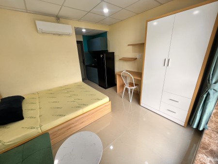 Studio full NT cửa sổ lớn gần ĐH UFM, Cresent Mall Q7