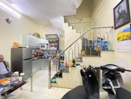 Nhà Hoàng Mai, Oto đỗ cửa, diện tích 32m2, 3,75 tỷ