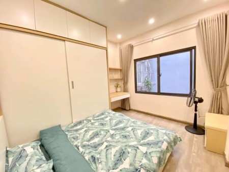 Bán nhà phố Hoàng Ngân DT 50m2 x 5T, giá 6.9 tỷ