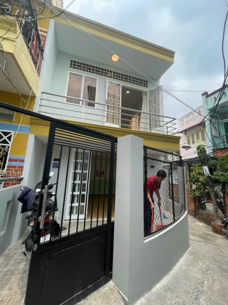 Bán nhà đẹp căn góc ở đường Bông Sao P5 Q8