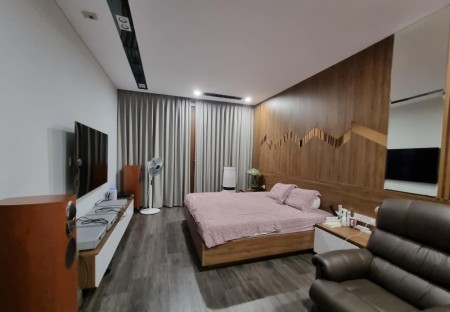 Bán nhà Hot Hot Hot Ngọc Thụy, 42 m 5 tầng giá 3.6 tỷ