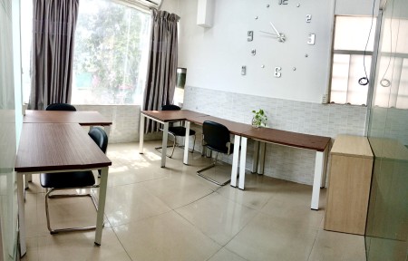 Văn phòng trọn gói và văn phòng ảo tại Quận 1 có sẵn bàn, ghế, lễ tân nhận thư,...