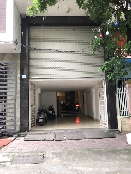 Cho thuê nhà 4 tầng mặt đường to