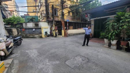 Mặt bằng cho thuê 65m 2 ưu tiên văn phòng hoặc hộ gia đình kv Trần Cung