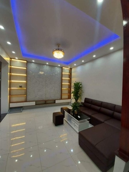 Bán nhà cầu Bươu Thanh Trì ô tô đõ cửa 4 tầng lô góc