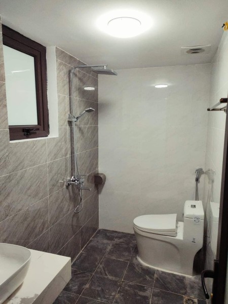 Bán nhà Tôn Đức Thắng, Đống Đa, diện tích 42M2*5 tầng, nhỉnh 3 tỷ, lô góc, dọn vào ở ngay