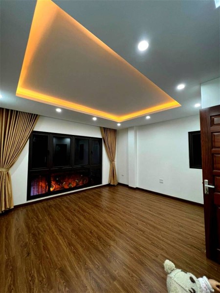 Gia đình tôi cần bán căn nhà mặt Phố Hồ Tùng Mậu 100m 6 tầng, mặt tiền 5m giá bán16 tỷ
