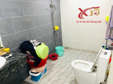 Cần bán gấp căn nhà phố gần cư xá Phúc Hải
