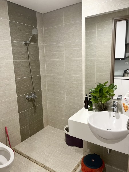 Chính chủ cho thuê căn Studio full đồ view bể bơi 7.5 tr/tháng Vinhomes Smart City