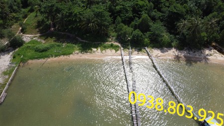 Bán đất mặt tiền và mặt biển phù hợp xây resort có 200 m2 thổ cư. 0938 803 925