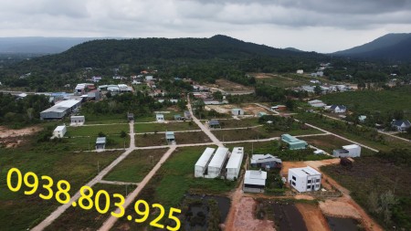 Chủ kẹt tiền bán cắt lỗ lô 211 m2 đất ODT 2,8 Tỷ. 0938 803 925