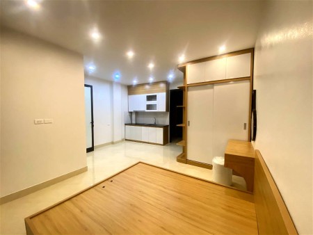Gia đình tôi cần bán căn nhà tại Phố Trịnh Công Sơn, Tây Hồ 60m² x 7 tầng MT 4,7m, giá bán 12,5 tỷ