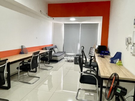 Cho thuê văn phòng đầy đủ nội thất bàn ghế + sofa - căn góc riêng biệt yên tĩnh