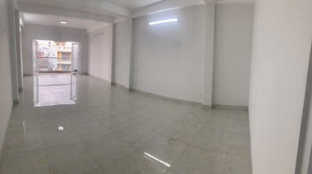 Cho thuê mặt bằng tần 3 đường Lạc Long Quân để làm văn phòng