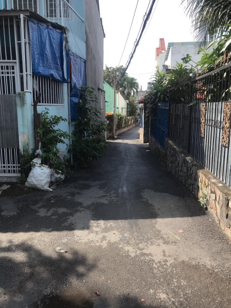 Gấp bán hạ giá mạnh, Nhà ngay chợ Thủ Đức, Linh Chiểu, 67m2, chỉ còn 3.7 tỷ, 0938668927
