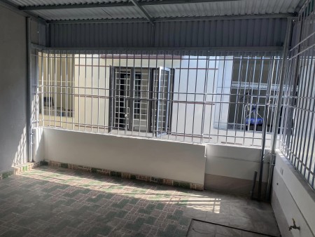 Bán nhà Văn Chương, Đống Đa, 30m2*5 tầng, nhỉnh 2tỷ, ngõ đẹp, nở hậu