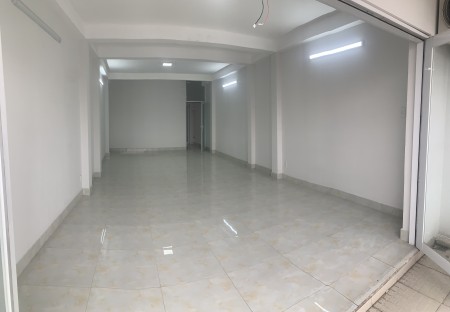 Văn phòng cho thuê giá rẻ thuận lợi đường mặt tiền Quận 11