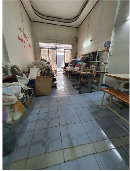 Chính chủ trang bìa chưa qua đầu tư, bán nhà sát mặt tiền Lũy Bán Bích, giá chỉ 6ty
