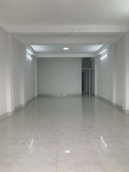 Văn phòng làm việc mới xây, cho thuê nguyên tầng gồm 2 phòng rộng rãi