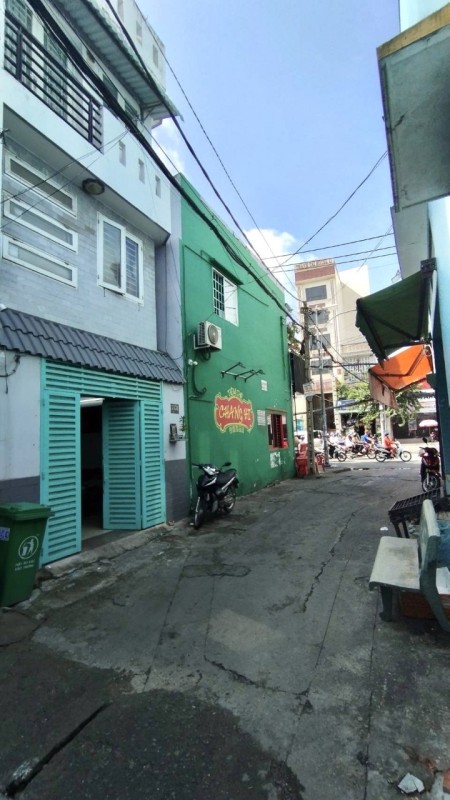 Cần bán gấp: Nhà chính chủ. Địa chỉ: 5/15B Phan Văn Hớn, Quận 12