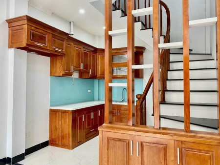 Bán nhà ngõ Lan Bá, Đống Đa, 29m2 4 tầng, nhỉnh 2 tỷ, ngõ thoáng nông