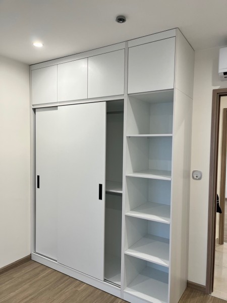 Cho thuê căn 3PN,2WC 75m đô cơ bản vào được luôn 12tr Vinhomes Smart City
