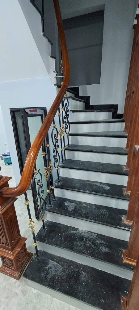 Bán nhà 3 tầng dt 60m2 Vân Trì Đông Anh