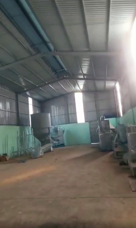 Cho thuê kho xưởng mặt tiền nhựa 10x45m ở Đức Hòa, Long An giá 18tr/tháng Lh: 0949 861 287