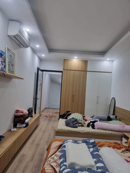 Bán nhà trung tâm Bắc Từ Liêm, kinh doanh sầm uất, oto tránh, nhà 5 tầng , 46m2 giá chỉ nhỉnh 8Tỷ