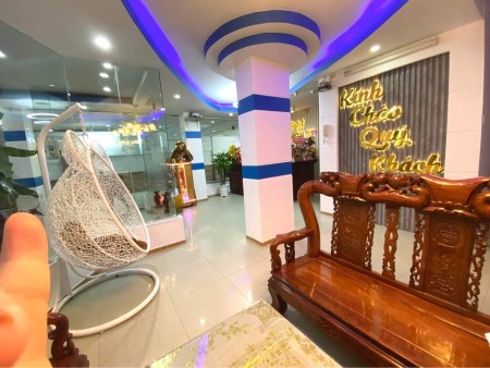 Cần bán khách sạn trung tâm thành phố phan thiết, 34 phòng. diện tích đất 357m2 odt. 5 tầng