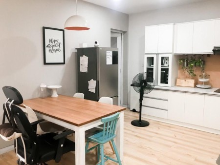 Cho thuê căn hộ An Bình, 85m2. Nhà thoáng mát, yên tĩnh.