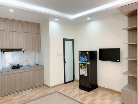 Bán nhà Hoàng Quốc Việt, Cầu Giấy, 95m2, 20 tỷ, thang máy, ô tô đỗ cửa, dòng tiền hơn 2 tỷ