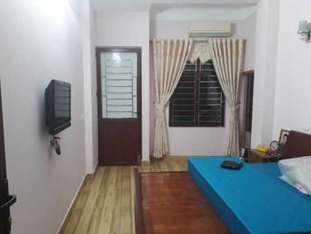 Cần bán nhà riêng 3 tầng, giá 2,3 tỷ, đầy đủ nội thất