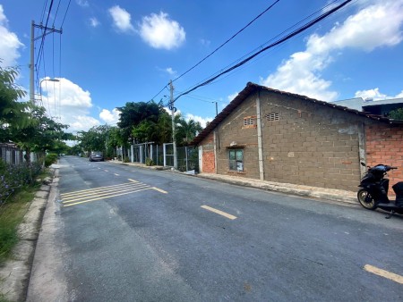 Chính chủ bán gấp, bán ngộp nhà Hóc Môn giá 1TY250