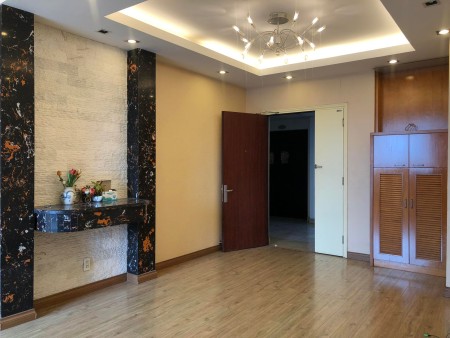 Cần cho thuê căn hộ Central Garden Quận 1, diện tích 145m2, 3PN - 2WC, giá chỉ 16.5 triệu/tháng