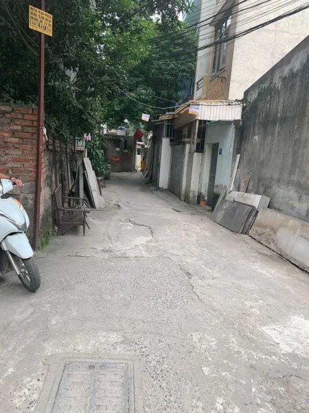 Bán đất Việt Hưng 45m, giá 2.2 tỷ, cách ô tô 10m, ngõ nông, thẳng đẹp, thông các hướng
