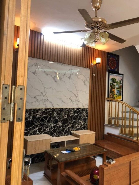 Cần bán nhà riêng đường Phan Đình Giót Hà Đông 40m² ô tô đỗ cửa 6,3 tỷ