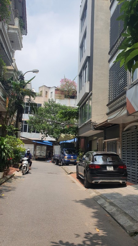 Bán nhà đẹp Hoàng Cầu, Trần Quang Diệu, DT 75m, 6T, MT 5m, 25 tỷ, vỉa hè ô tô KD văn phòng thang máy