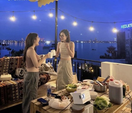 Bán tòa nhà ngay Hồ Tây 110m2, 8 tầng thang máy, 25 tỷ