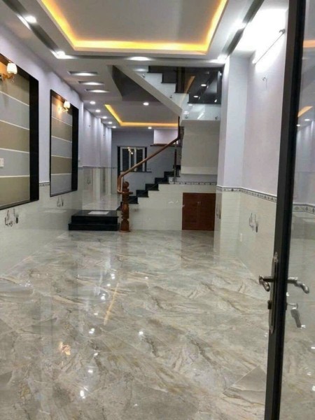 Mặt tiền khu chợ Tân Hương _ 4X20M _ 2 lầu _ Sân thượng _ 5 phòng ngủ